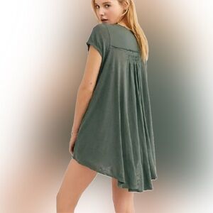 Women’s Free People XS, oversized, army green T-shirt.